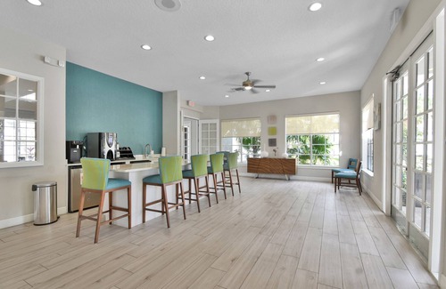 Century Village Apartment | Your Perfect Getaway | Pool | GYM | Free Parking