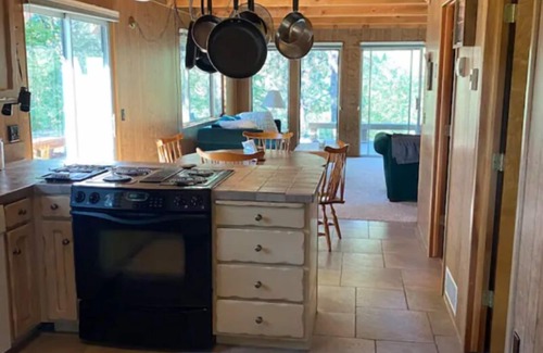 Garden Valley Cabin | Your perfect little Alpine looking-get-a-way!