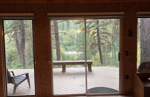 Garden Valley Cabin | Your perfect little Alpine looking-get-a-way!