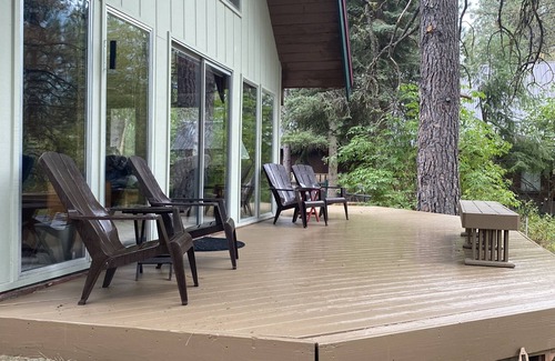 Garden Valley Cabin | Your perfect little Alpine looking-get-a-way!