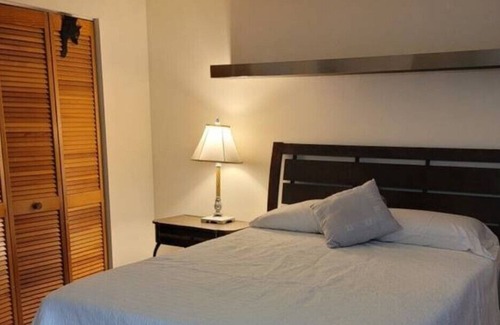 Tamarac Villa | "Your Perfect Retreat: Cozy Room in Fl Near Malls, Beaches, and Freeways!"