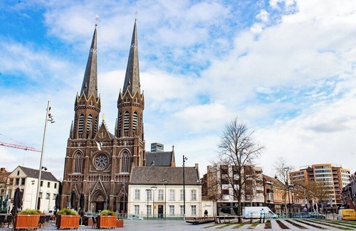 Municipality of Tilburg Apartment | Your perfect student base near University Tilburg! Affordable, comfortable, and just minutes from campus — with a shared kitchen, laundry, and free parking to make your life easier. Study, relax, and enjoy nature all in one place.