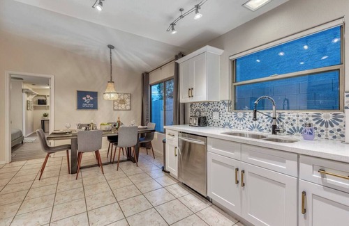 Deer Valley House | YOUR private Desert Getaway with FREE Heated Pool!