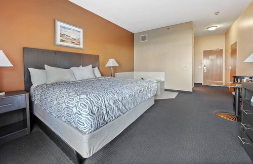 Put-in-Bay House | Your Private Oasis: 1BR with Jacuzzi and Breathtaking Scenery