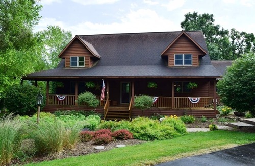 Eagle House | Your Private Retreat in Eagle WI!