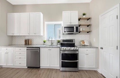 Charlotte House | Your Private Urban Getaway Home minutes to Uptown Charlotte NC 3beds, 2 bath