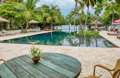 Plantation House | Your Relaxing Getaway Awaits! 2 Spacious Units, Free Airport Shuttle, Pool