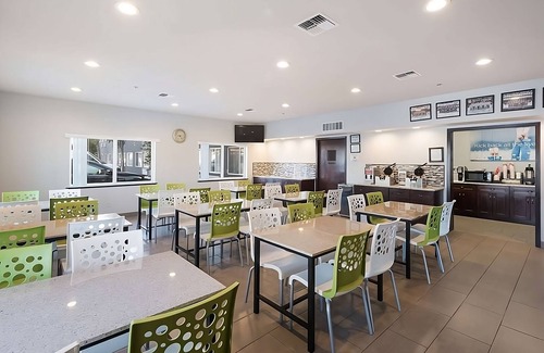 Tri-Cities Resort | Your Relaxing Getaway Awaits! 4 Spacious Units. Close to Tri-Cities Airport!