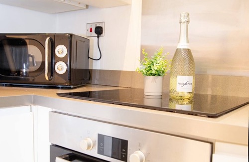 Hemel Hempstead House | Your second home in Hemel/free parking/easy access