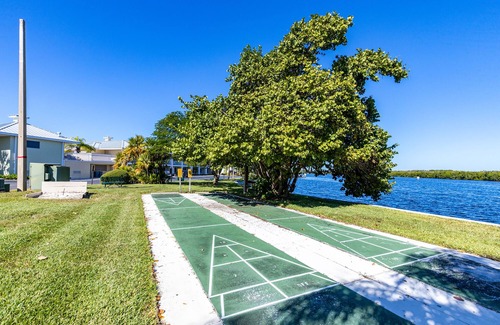 Ruskin Apartment | Your stay on the Bay! Unit 609