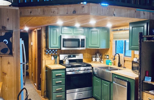Tahoe Valley House | Your Tahoe Tiny House Escape PETS WELCOME!