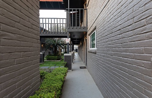 South Central Houston Apartment | Your TMC Flats! Sleeps 28, 14BR, 7BA, 7PA