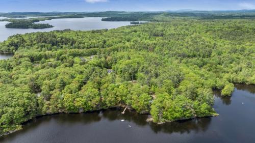Wayne House | Your Trail's End in Maine