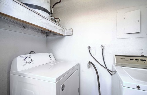 North Las Vegas House | Your Vegas Home From Home! Sleeps 6!