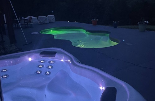 Gamaliel House | Your very OWN Paradise with private pool and hot tub!