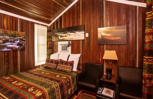 Benton Cabin | Yowie Cabin In The Beautiful East TN Mountains