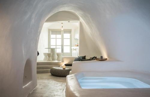 Megalochori Apartment | Yposkafon Concept Two-Bedroom Villa with Private Jacuzzi and Hamam