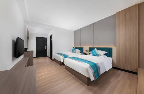 Liwan Hotel | Yue Cheng Hotel Xicun Metro Station, Guangzhou Railway Station- Direct access to the railway station and Canton Fair Complex via two metro lines