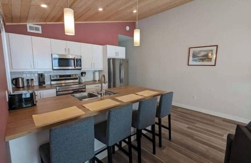 Whitehorse House | Yukon Hot Springs Suite #31