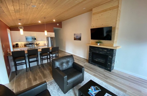 Whitehorse House | Yukon Hot Springs Suite #31