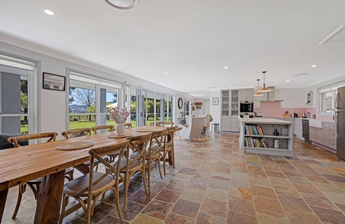 Spring Flat House | Yurali House - 5 bedroom home with beautiful views of Mt Frome.