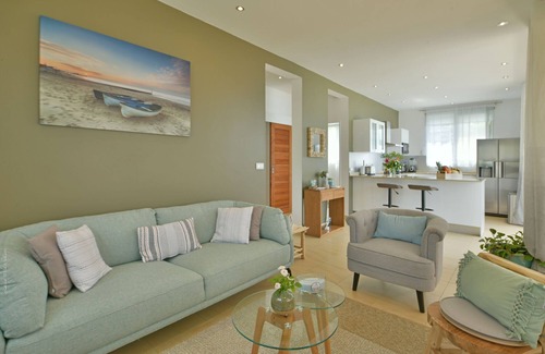 Anse de Lorient Villa | YVANTINO (6 BEDROOMS) BEACHFRONT & OCEAN