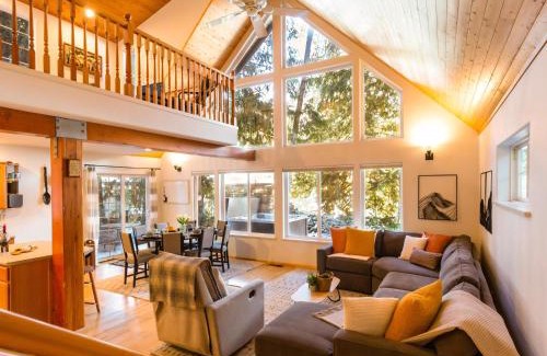 Glacier House | Yverin Muse Cabin