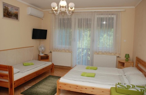 Kaposvar House | Zöldike Vendégház