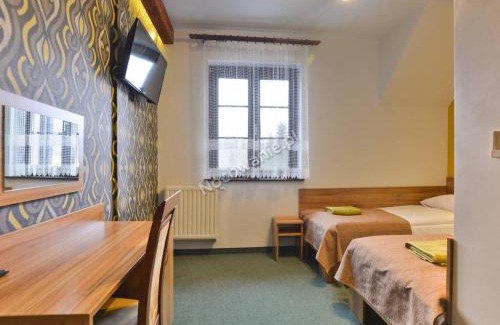 Ustrzyki Gorne Hotel | Zajazd Pod Caryńską