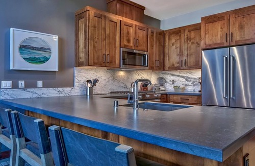 Lakeside Park Condo | Zalanta 319 - HVHI by RedAwning