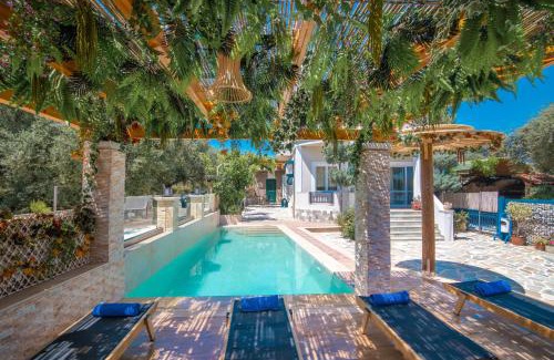 Mouzaki House | Zamor Family Villa 1