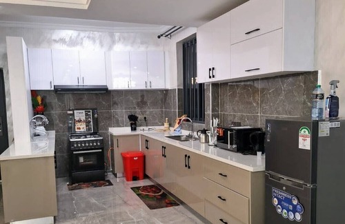 Kilimani Apartment | Zanzi Luxury Apartments 3 Bedroom in Lavington with Rooftop