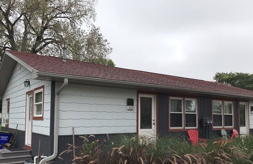 North Liberty House | Zeller Oasis - 15 min to U of I Hospital & Kinnick Stadium