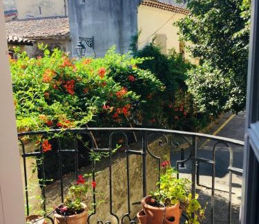 Arles City Centre Bed & Breakfast | ZEN ARENA -Chambre d'Hôtes de charme à coté des Arènes