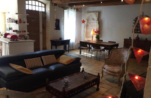 Arles City Centre Bed & Breakfast | ZEN ARENA -Chambre d'Hôtes de charme à coté des Arènes