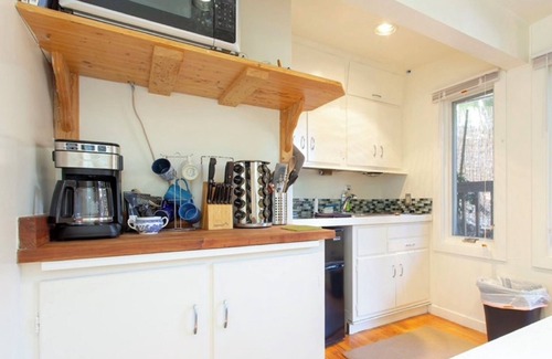 Berkeley Hills House | ❤ Zen Den Studio in the Berkeley Hills! ★BAY VIEWS★ HOT TUB★PARKING★PETS WELCOME