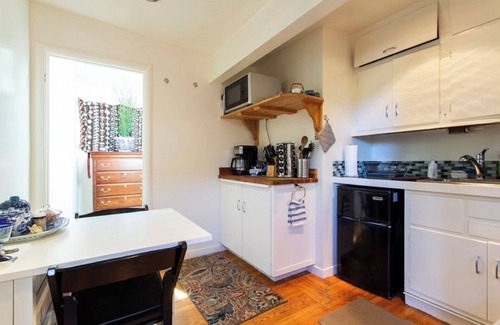 Berkeley Hills House | ❤ Zen Den Studio in the Berkeley Hills! ★BAY VIEWS★ HOT TUB★PARKING★PETS WELCOME