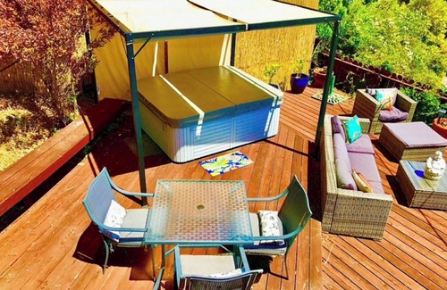 Berkeley Hills House | ❤ Zen Den Studio in the Berkeley Hills! ★BAY VIEWS★ HOT TUB★PARKING★PETS WELCOME