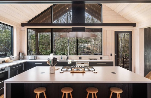 Laurel Ridge House | Zen in the Trees Hot Tub Forest Views Wi-Fi