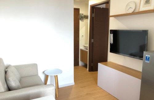 Bandung Kulon Apartment | Zen Inspired 2-bedroom Apartment with Mountain City View