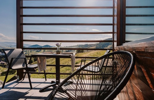 Moieciu de Jos House | Zen Nest Tiny House