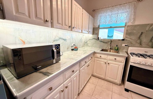 Douglas House | ZenBreak Steps to the Sea 2Bd