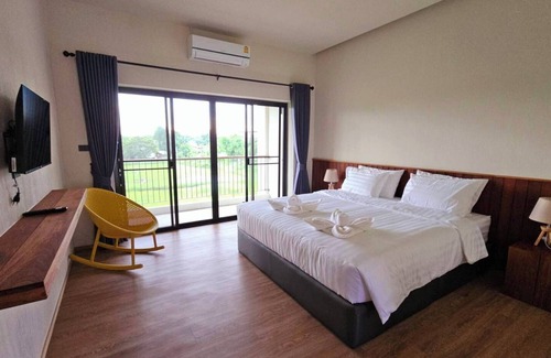 Bung Khong Long Hotel | Zenery Lake Resort