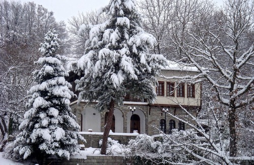 Grevena House | Zenios Dionysos - Traditional villa overlooking Pindos