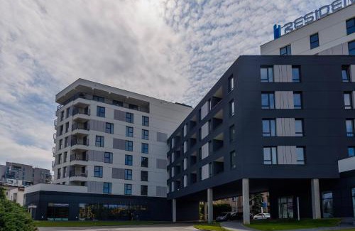 Rzeszow Apartment | Zenith Suite Residence- City Centre, Free Parking by StayNest