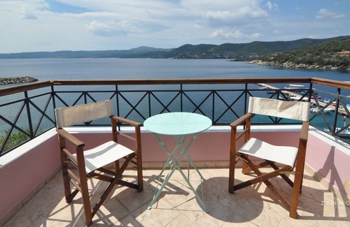 Pirgadikia Apartment | Zennova #42 Pirgadikia Sky & Sea Home