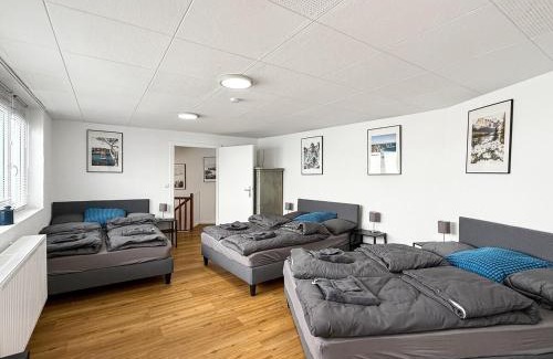 Diemershalde House | Zentr Stuttgart Gruppen-Duplex 13 Schlafplätze, PS5, Spiele & Terrasse