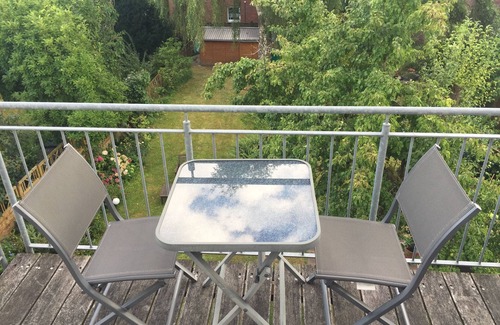 Haarenesch Apartment | Zentrale Altbauwohnung 3 Schlafzimmer mit Balkon
