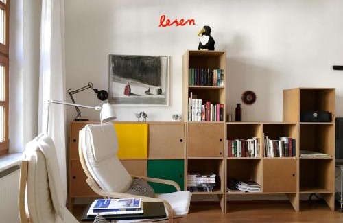 Nord-Mitte Apartment | Zentrale Wohnung Mit Klavier, Kunst Und Design