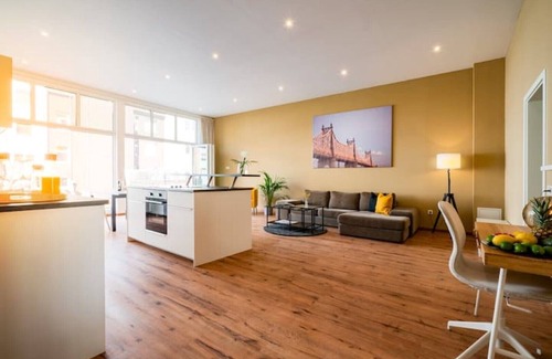 Saarbruecken Apartment | Zentrales 80-qm-city-apartment für 3 Pers